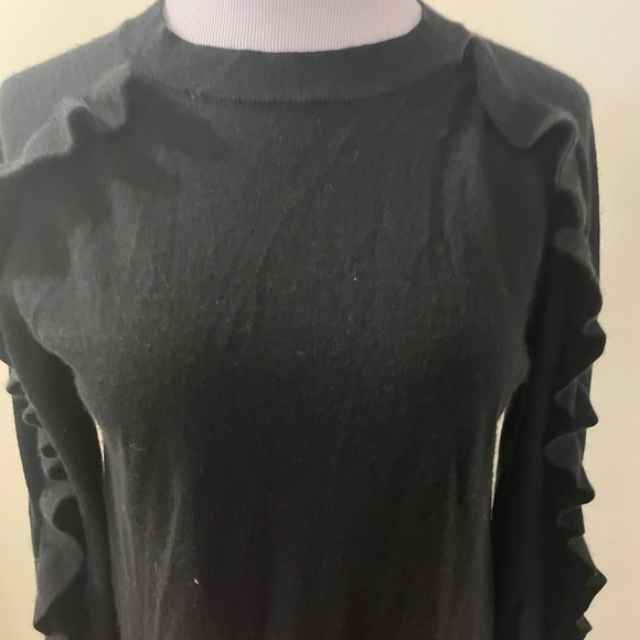 Cute Ruffle crew neck sweater - Picture 2 of 7